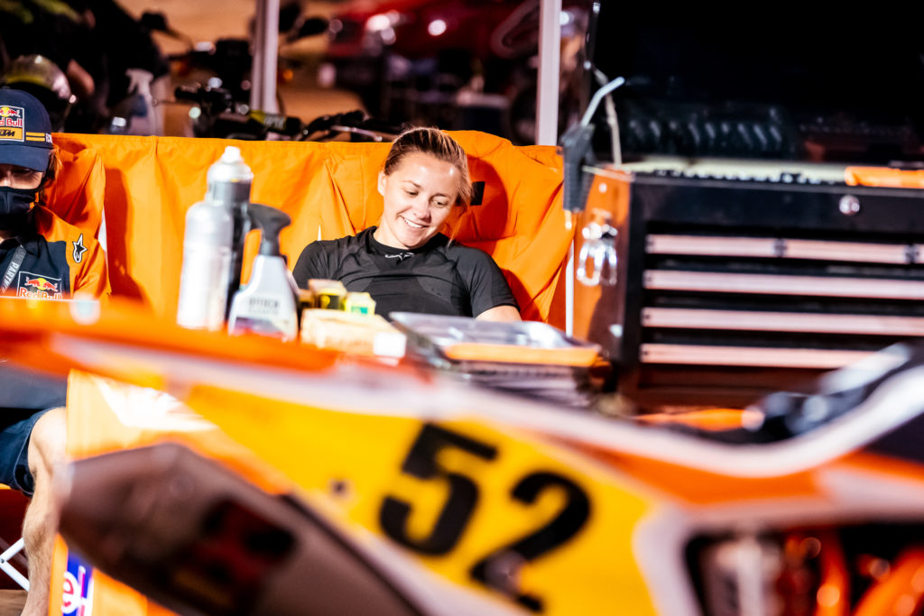 Shayna Texter in the pits before the race