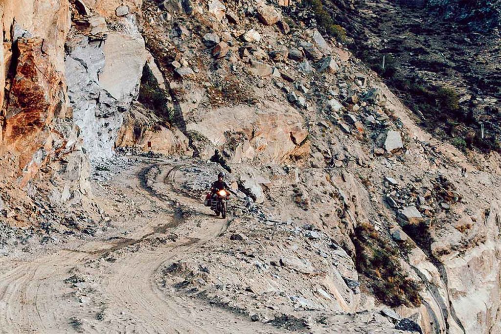 Himalayan Cliffhanger Riding India's Death Road