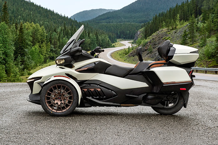 2024 Can-Am Spyder RT Sea-to-Sky in Vegas White